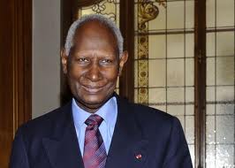 Abdou Diouf bientôt en visite à Kinshasa
